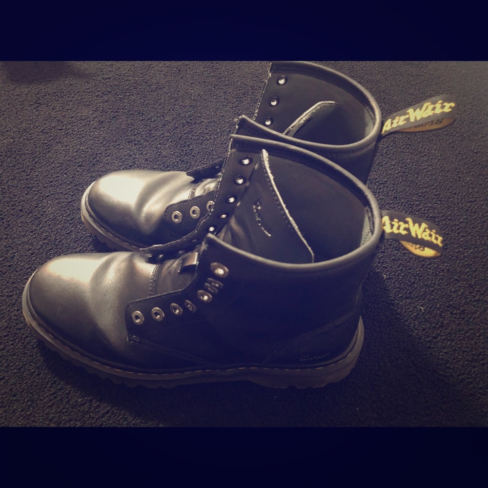 Doc Marten Boots - Black ( 8 eye )